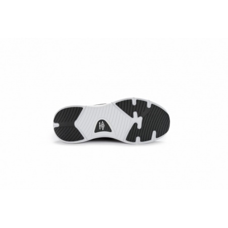 Zapatilla Umbro Surge Black / White