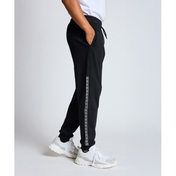 PANTALÓN UMBRO TAPE JOGGER ULTIMATE BLACK / WHITE
