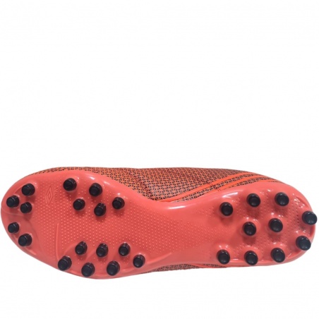 Bota de Fútbol Umbro Toccare IV League AG - JNR - Black / Dragon Fire